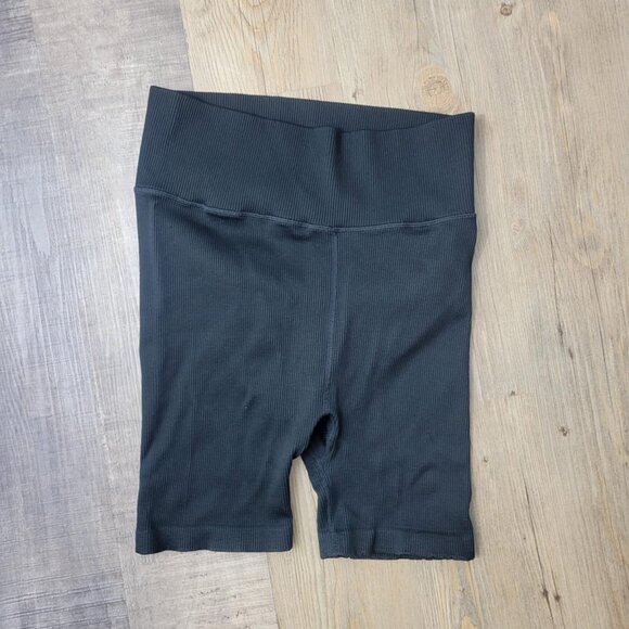 Bundle - Plus size XL (size 16/18) black leggings and short (Old Navy/Gap/H&M) - Picture 10 of 11